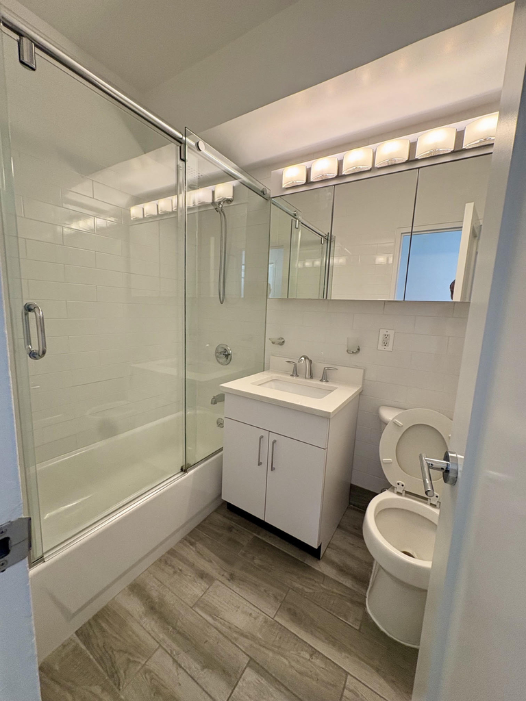 East 57th Street - Photo 6