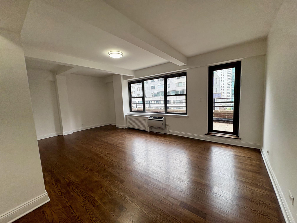 East 57th Street - Photo 0