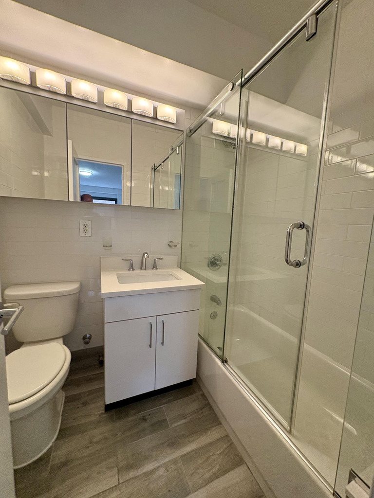 East 57th Street - Photo 9