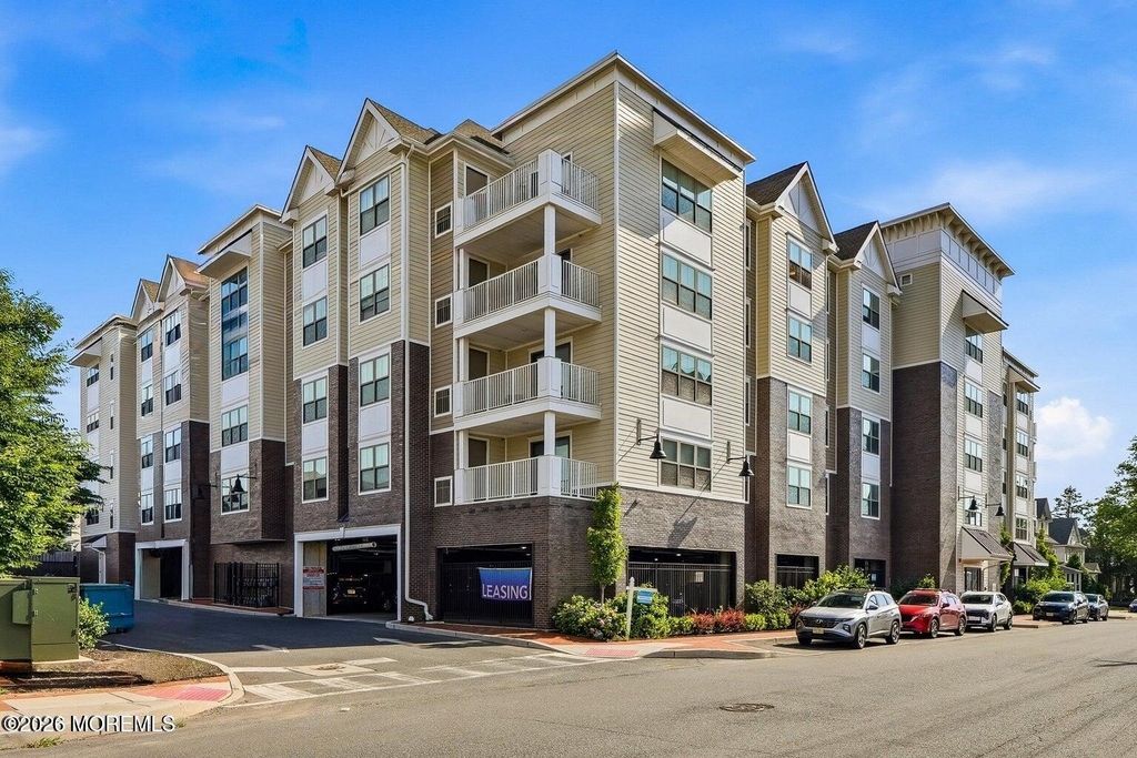 165 Pavilion Avenue - Photo 0