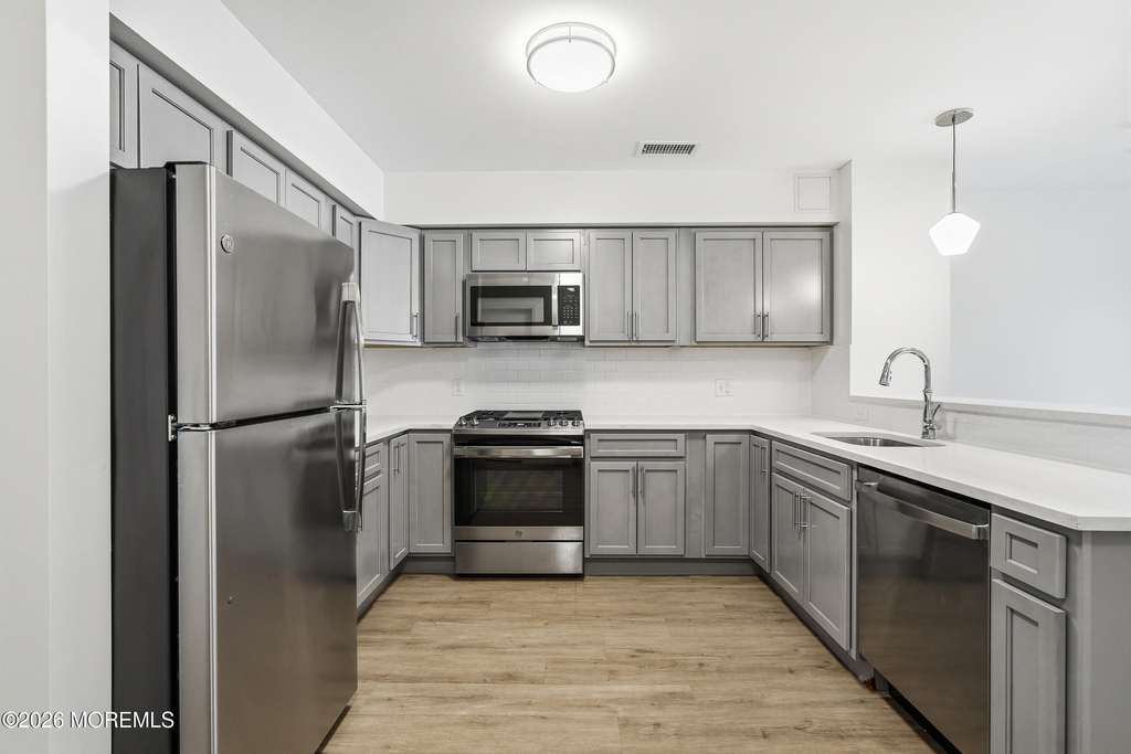 165 Pavilion Avenue - Photo 3
