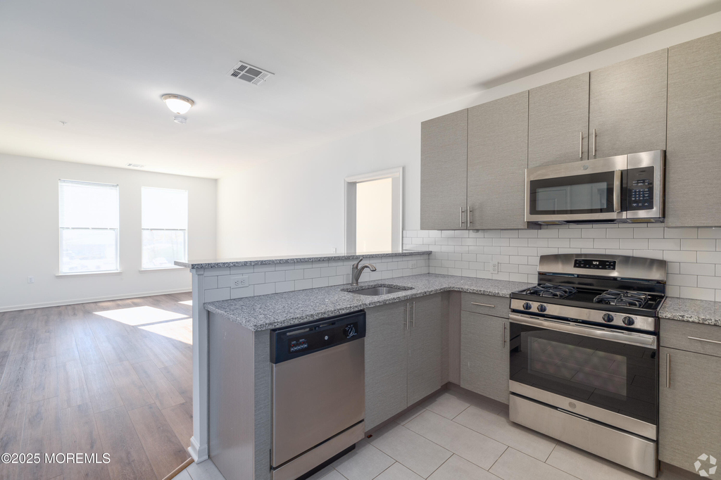 509 Memorial Drive - Photo 1