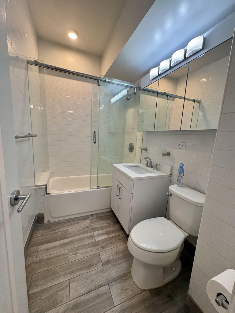 East 57th Street - Photo 4