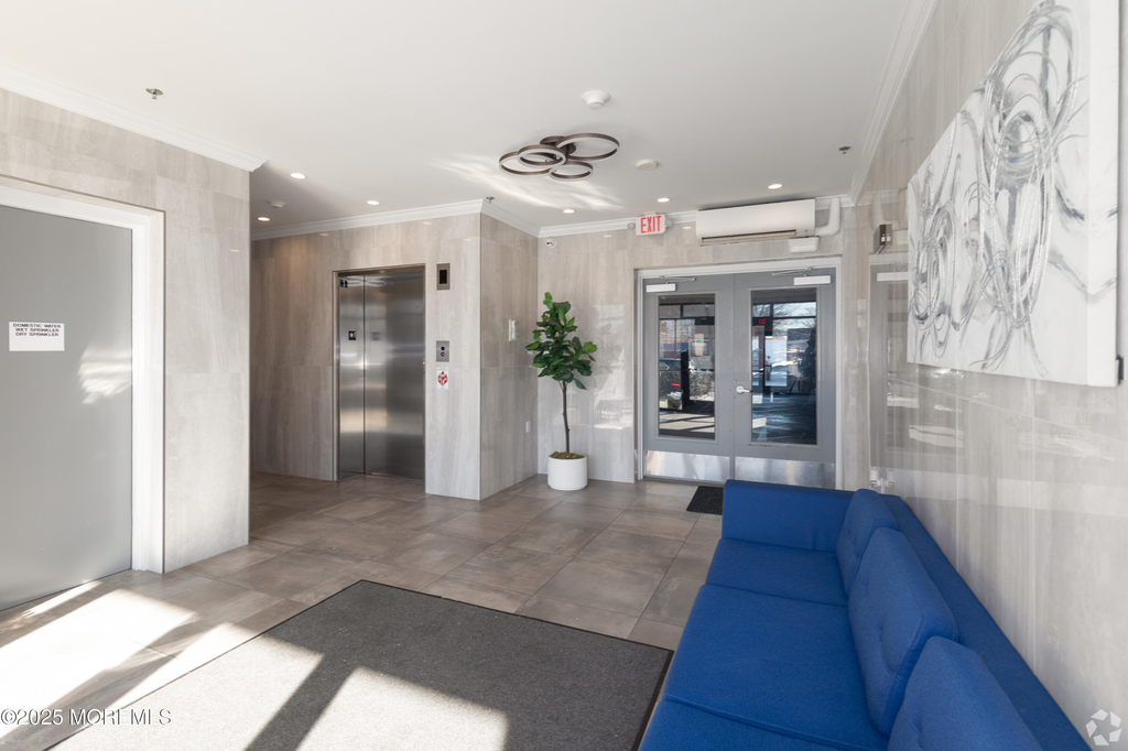 509 Memorial Drive - Photo 3