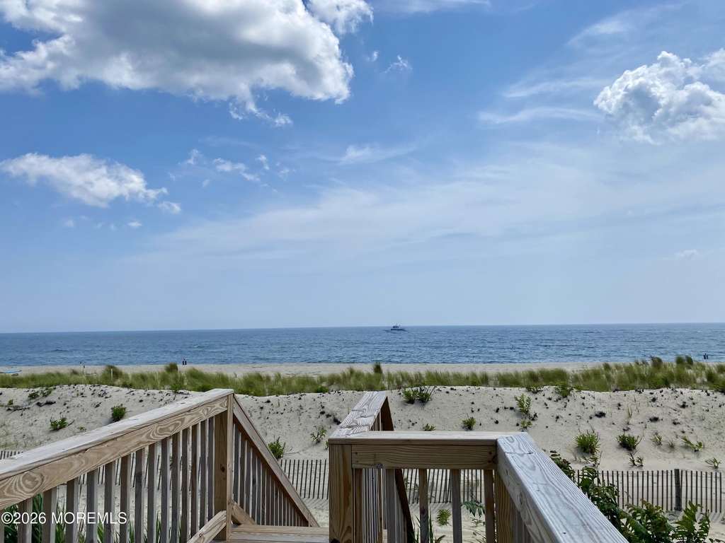 406 Ocean Avenue - Photo 3