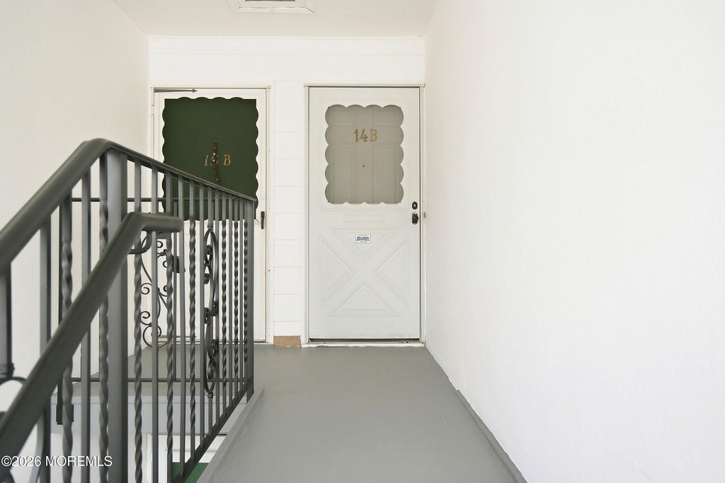 735 Greens Avenue - Photo 8
