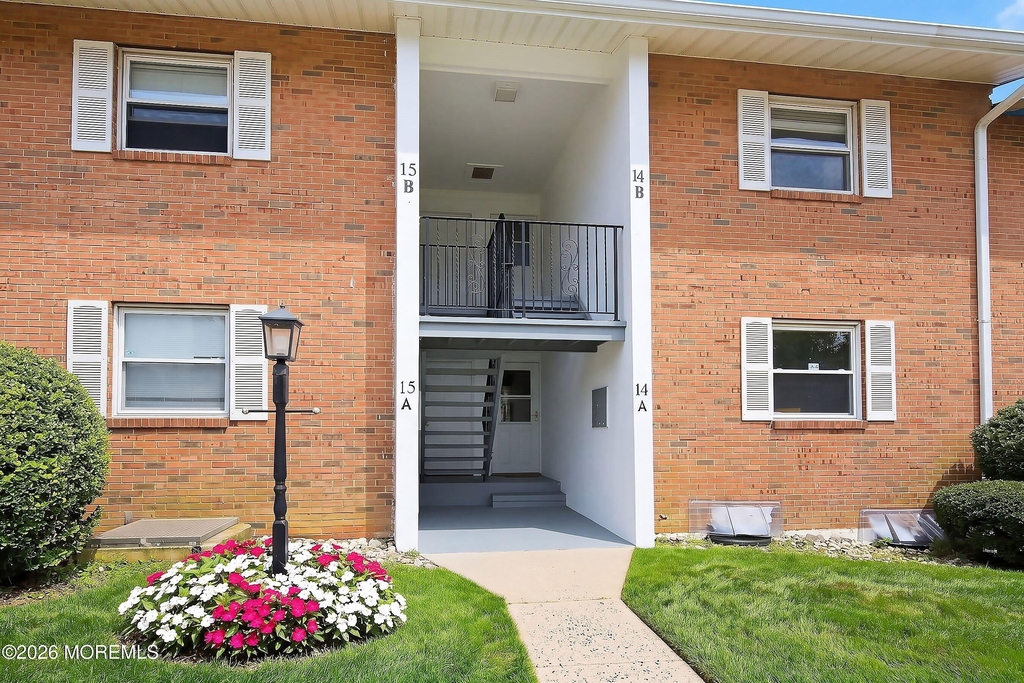 735 Greens Avenue - Photo 17