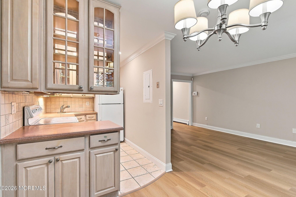 735 Greens Avenue - Photo 15
