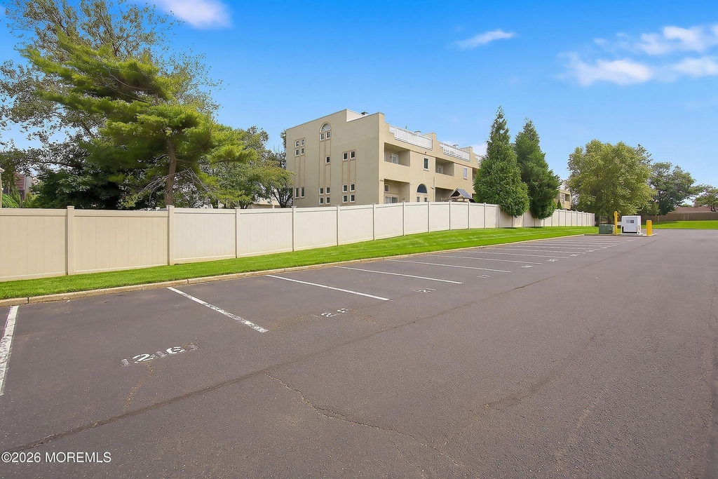 735 Greens Avenue - Photo 31
