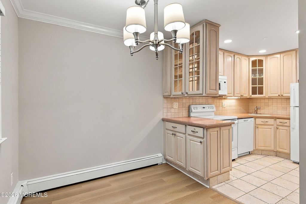735 Greens Avenue - Photo 11