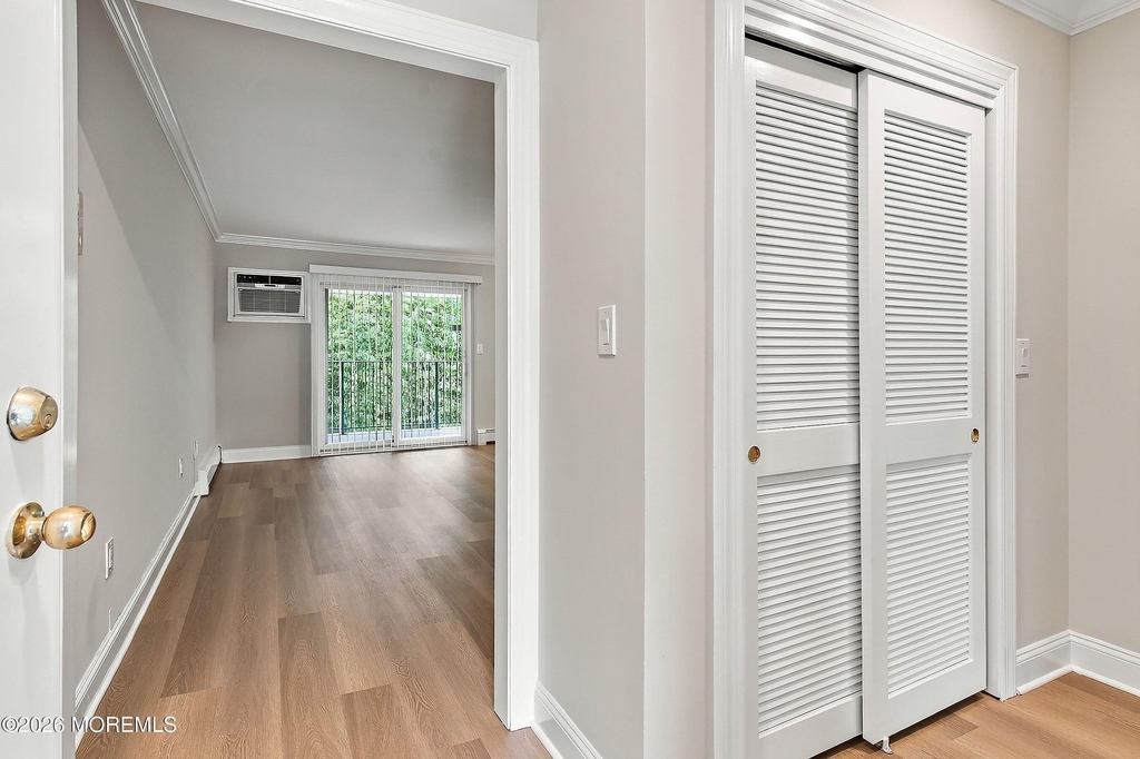 735 Greens Avenue - Photo 9