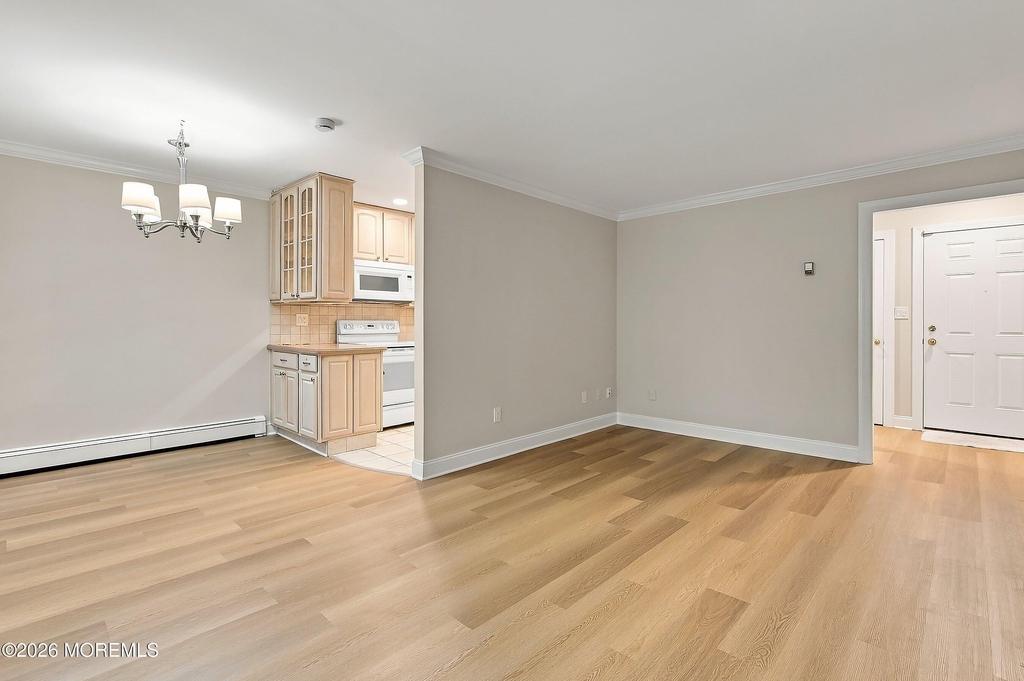 735 Greens Avenue - Photo 5
