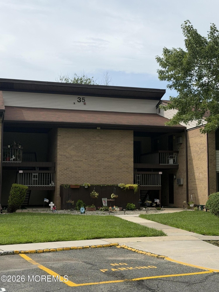 35 Amberly Drive - Photo 8