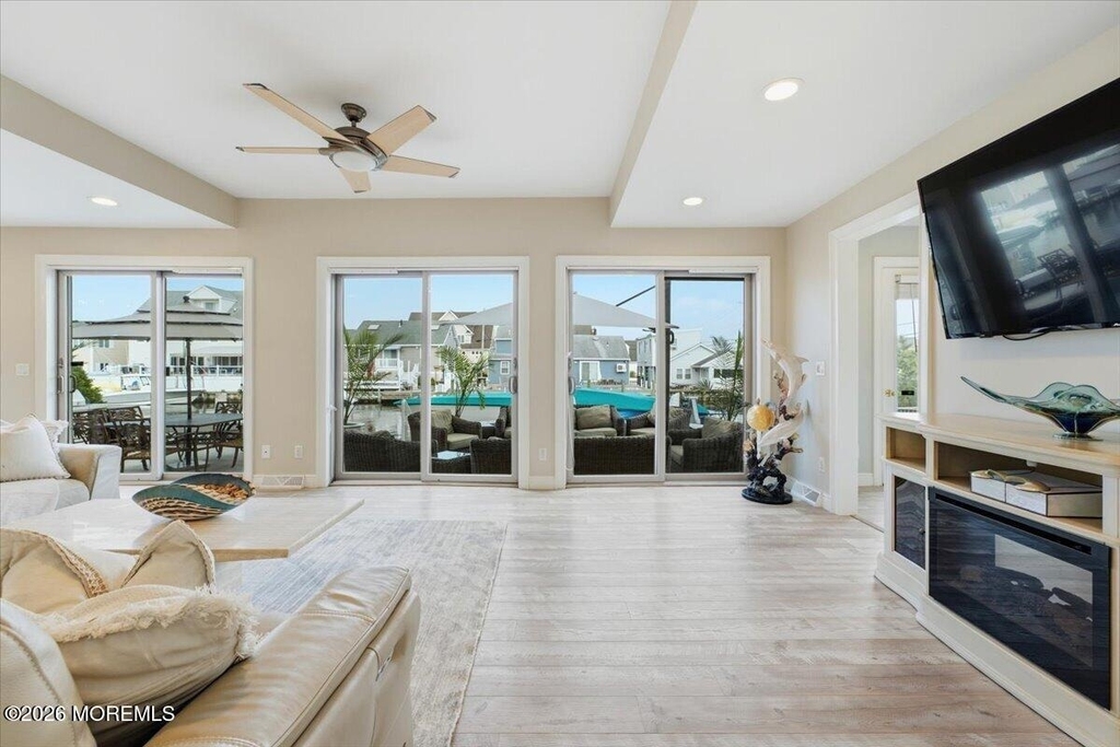 402 Daytona Drive - Photo 18