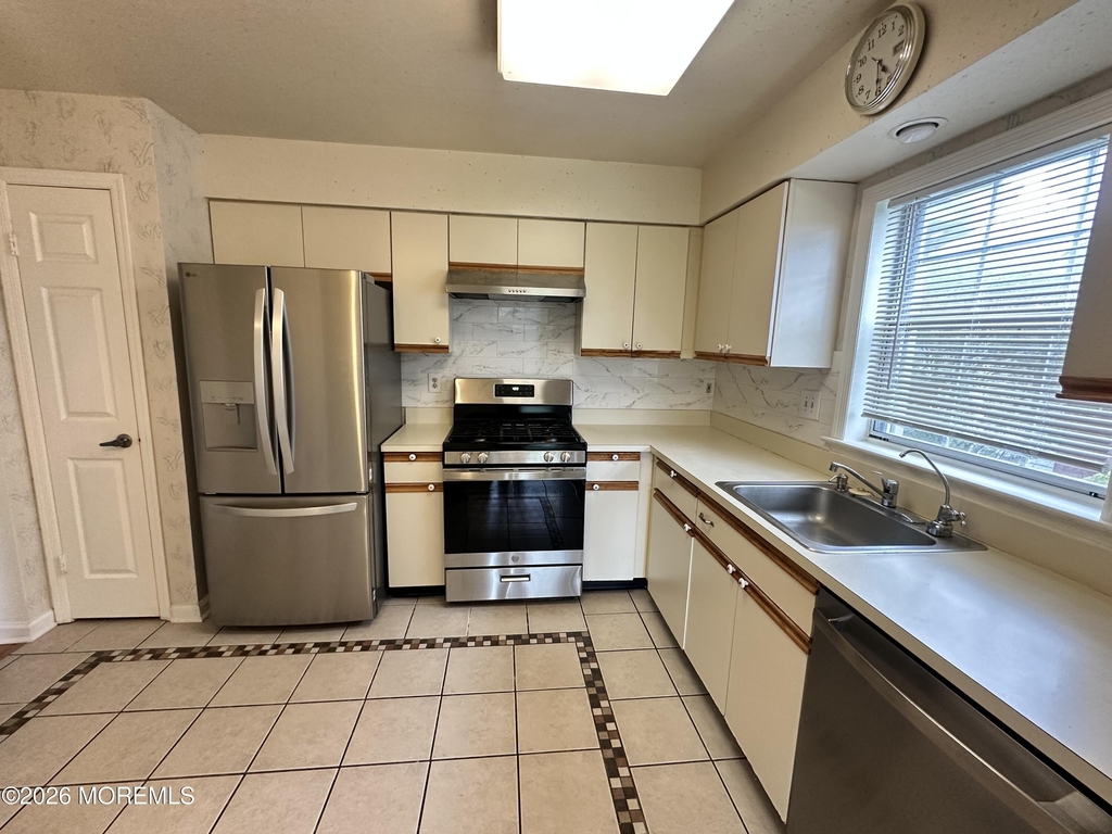 20 A Ventnor Drive - Photo 2