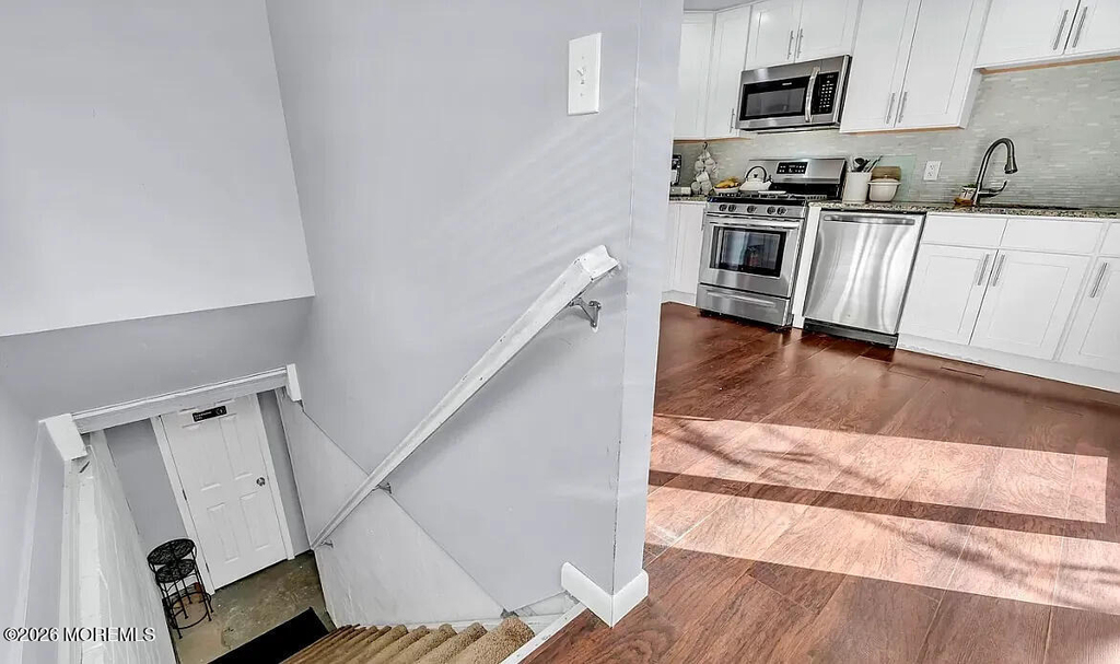 331 W Sylvania Avenue - Photo 7