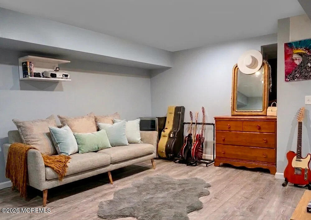 331 W Sylvania Avenue - Photo 11