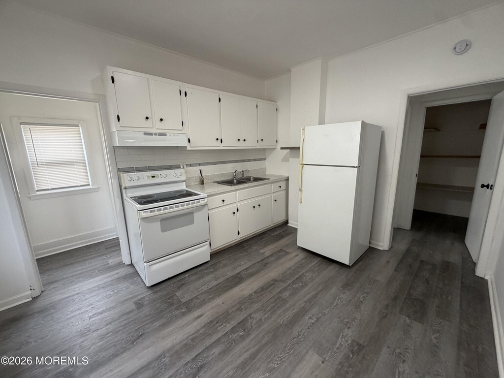 368 Carr Avenue - Photo 1