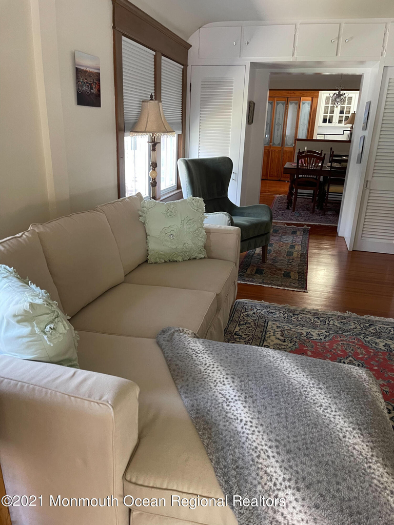 56 Franklin Avenue - Photo 6