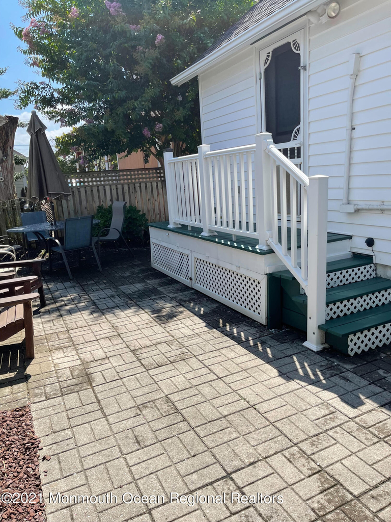 56 Franklin Avenue - Photo 21