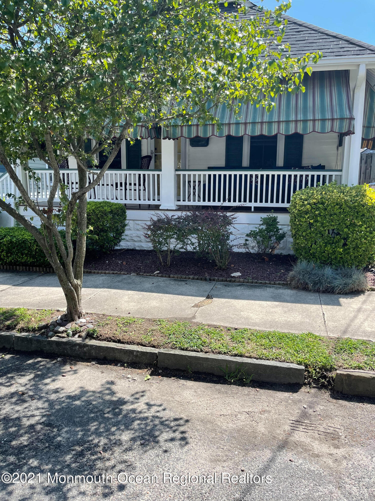 56 Franklin Avenue - Photo 0