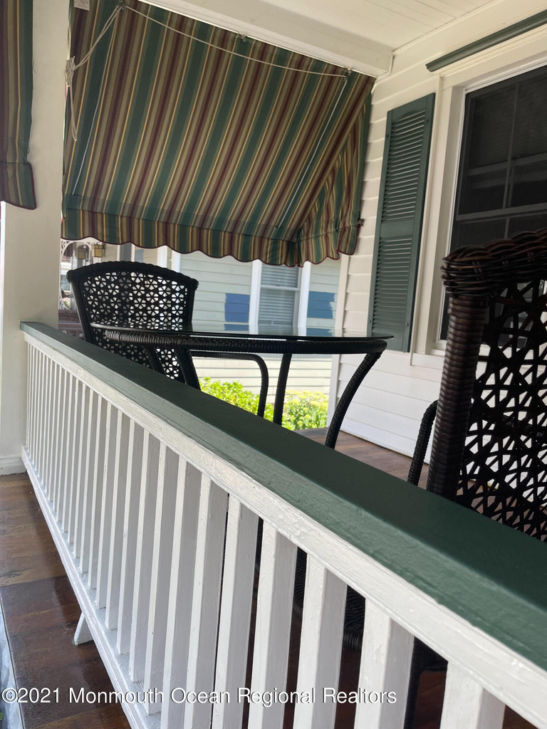 56 Franklin Avenue - Photo 3