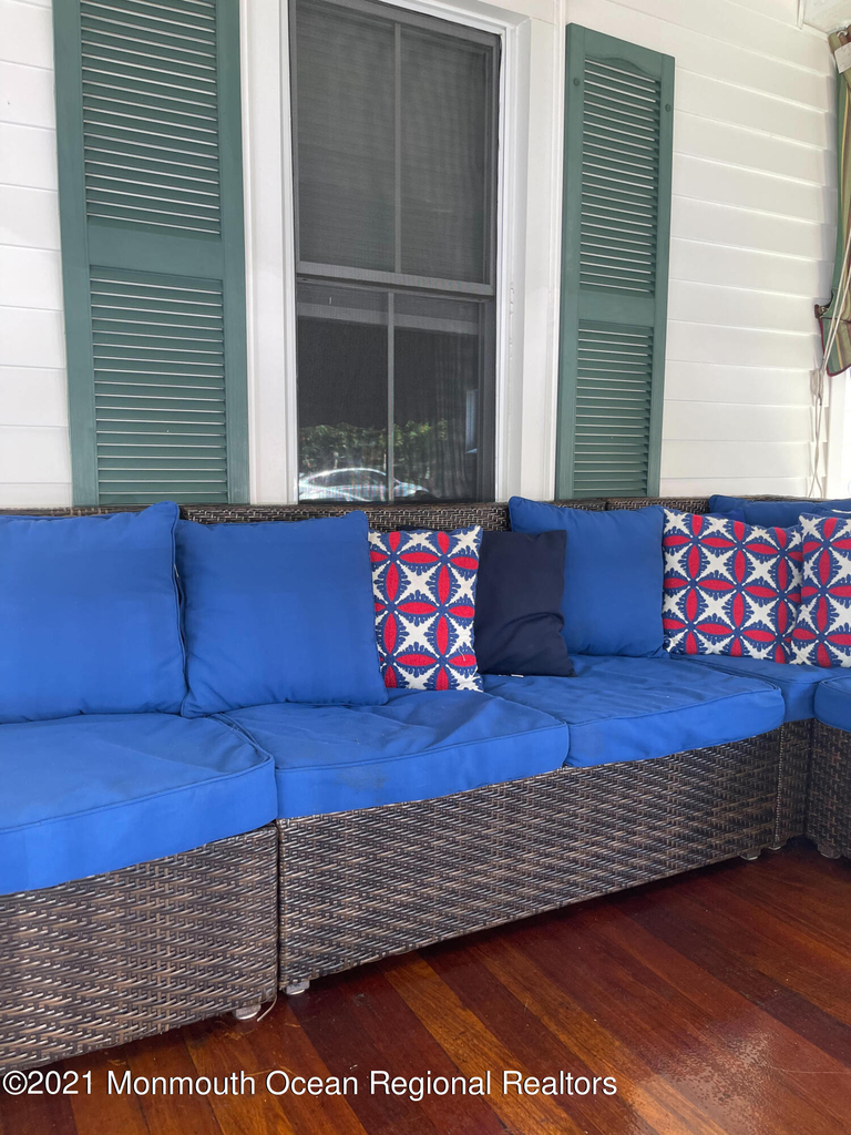 56 Franklin Avenue - Photo 4