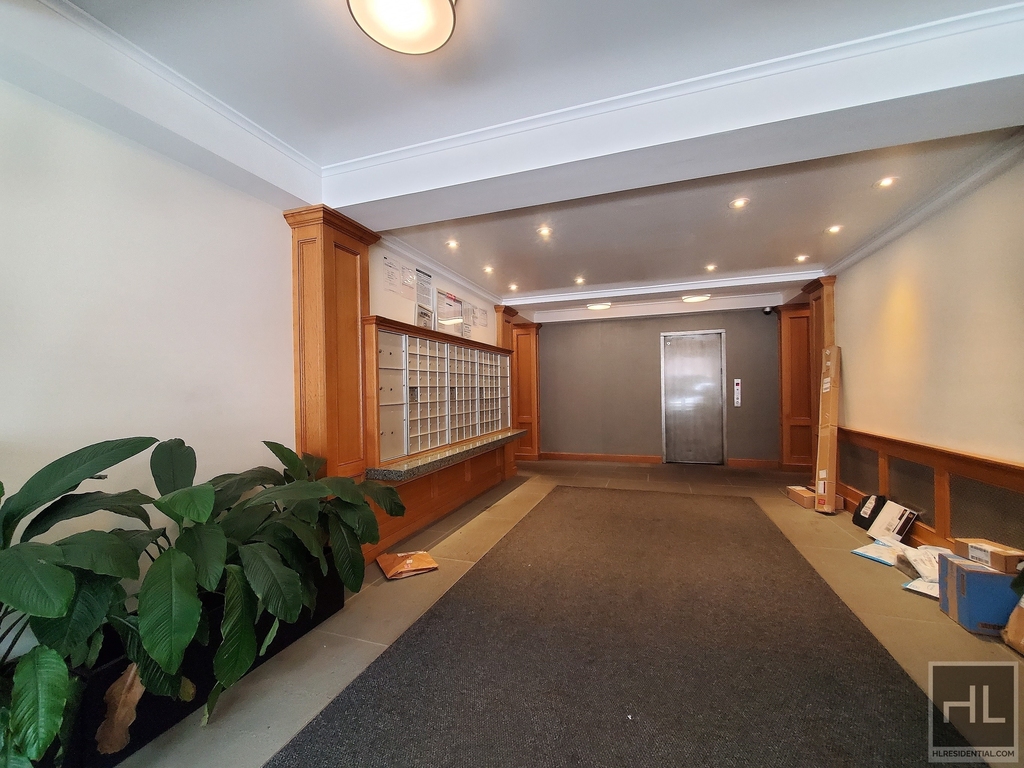 West 16 Street - Photo 2