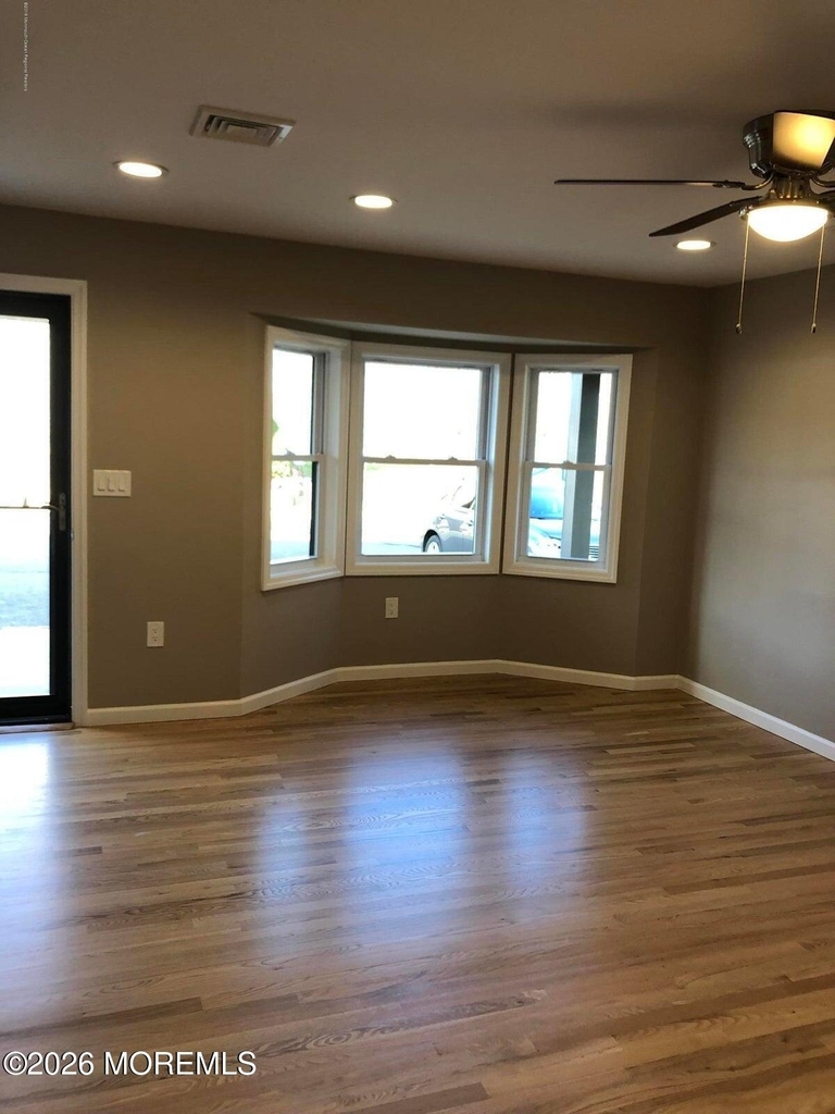 19 Village Green Way - Photo 1