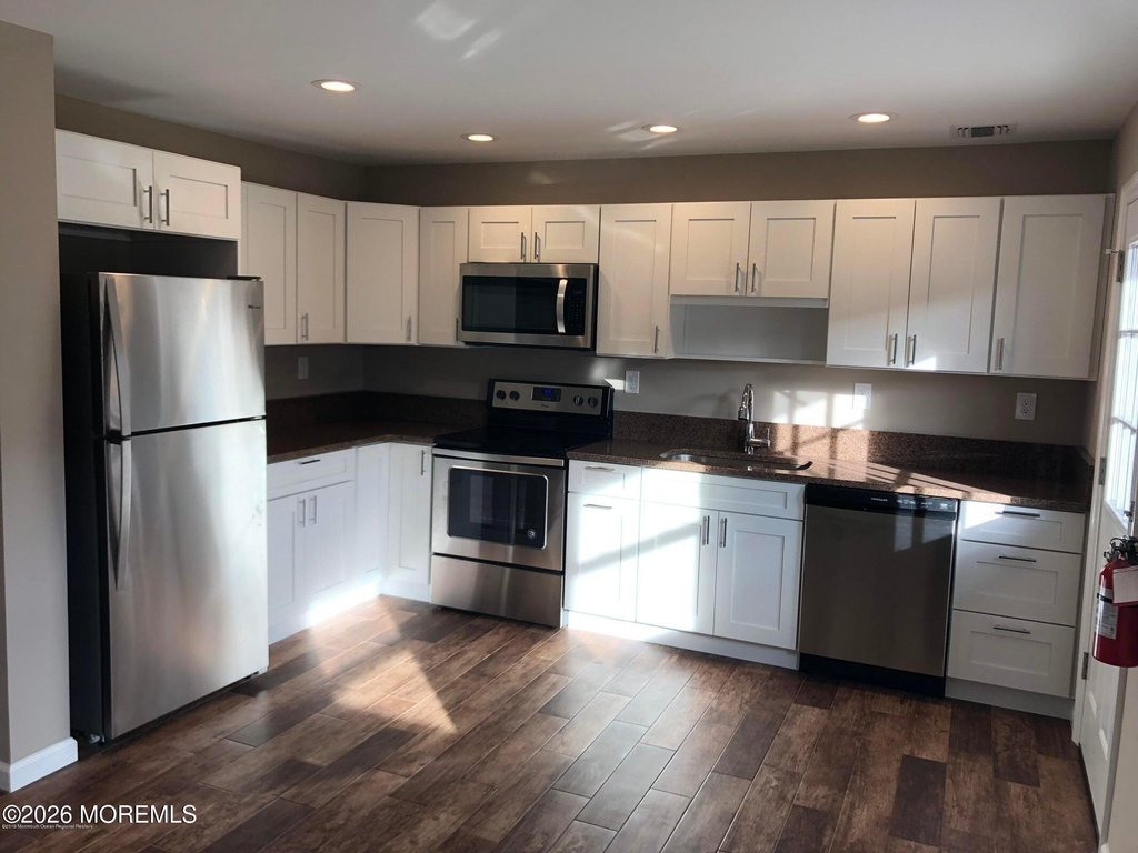 19 Village Green Way - Photo 6