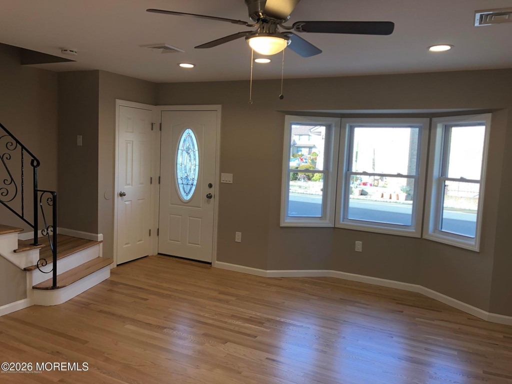 19 Village Green Way - Photo 2