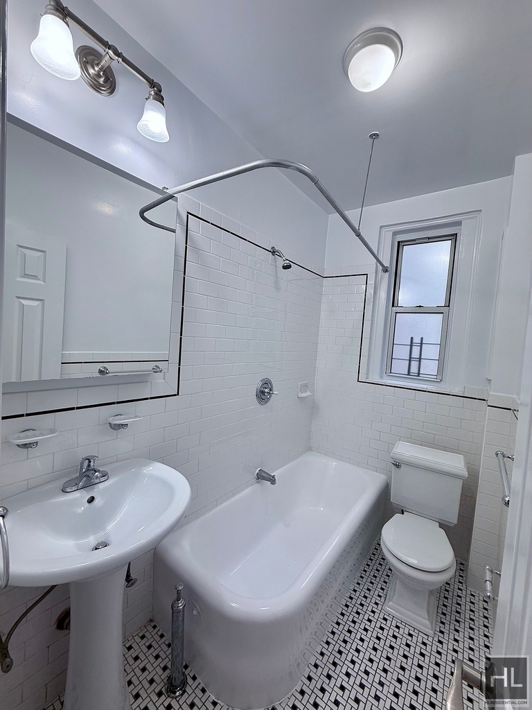 West 13 Street - Photo 2