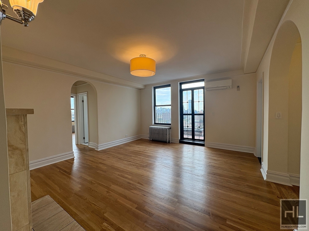 Second Avenue - Photo 1