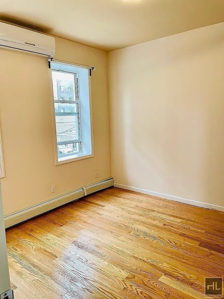 Bayridge Avenue - Photo 2