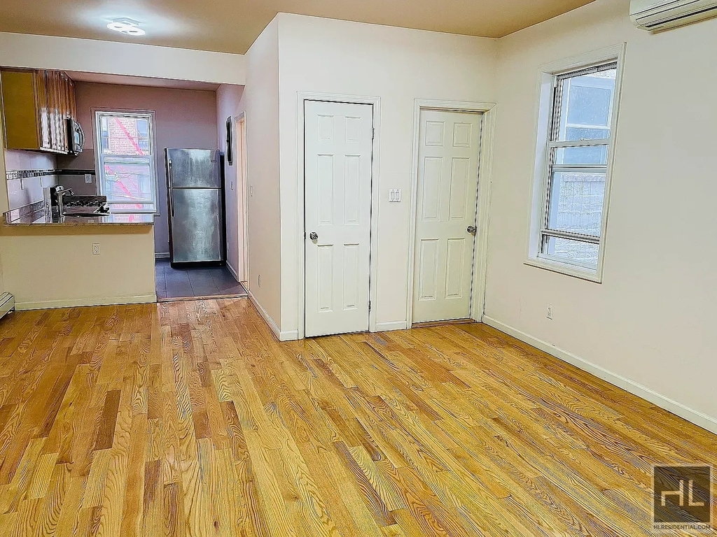 Bayridge Avenue - Photo 4