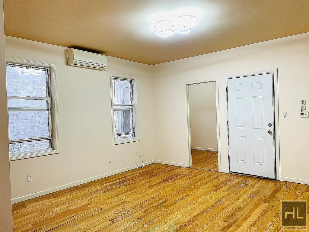 Bayridge Avenue - Photo 5
