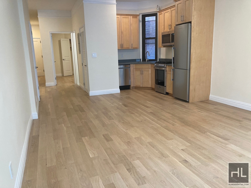East 82 Street - Photo 1