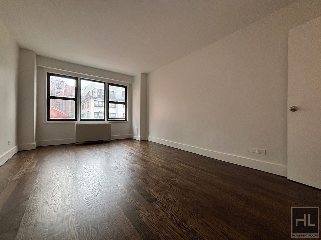 East 63 Street - Photo 3