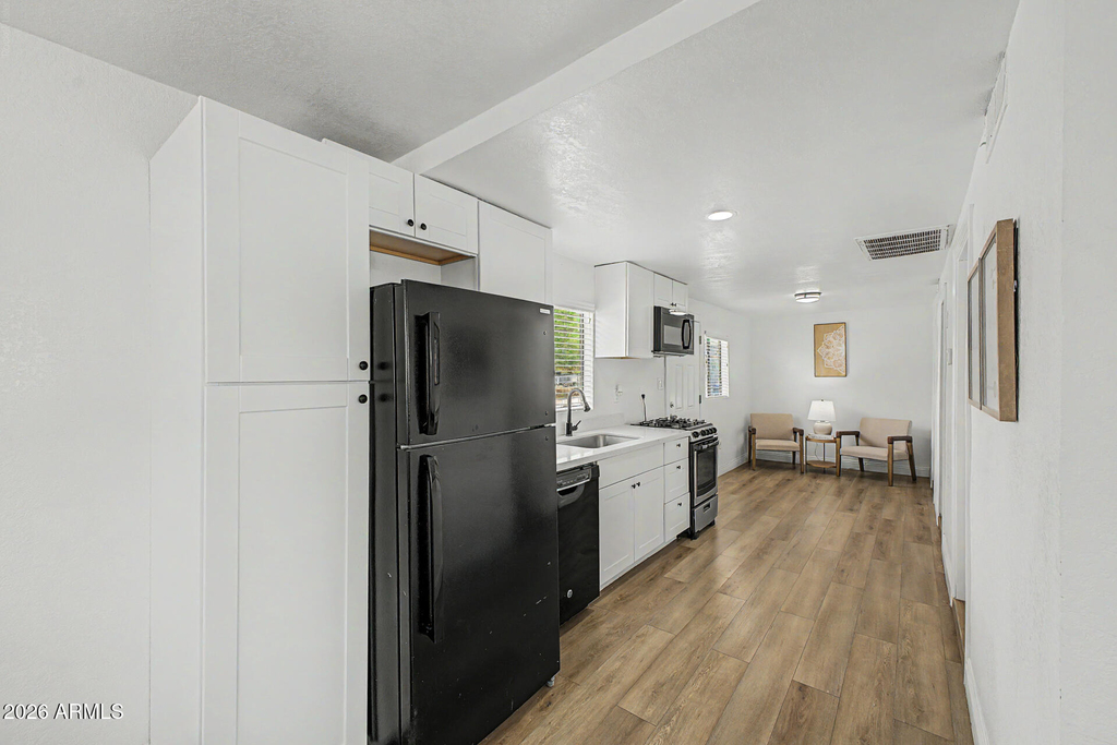 723 E Sunnyslope Lane - Photo 9