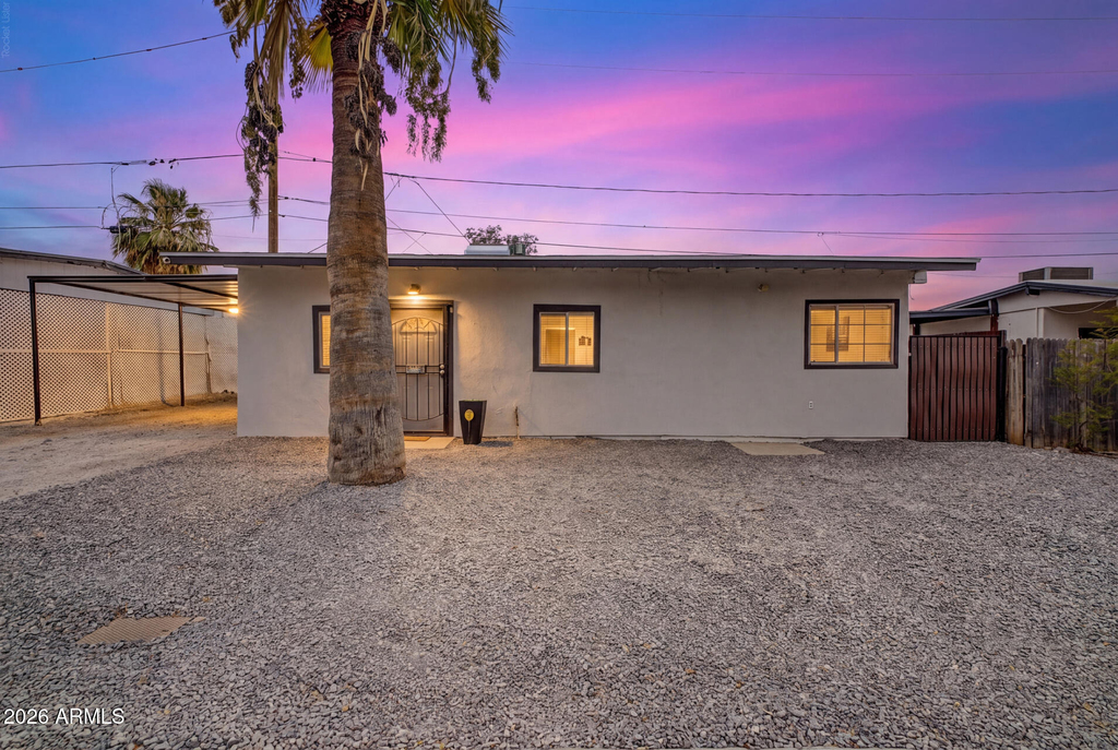 723 E Sunnyslope Lane - Photo 0