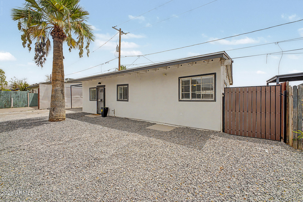 723 E Sunnyslope Lane - Photo 1