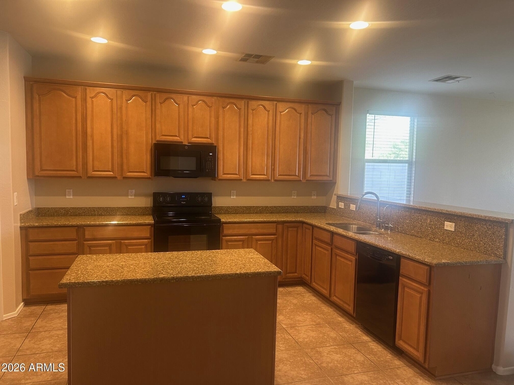 681 E Navajo Trail - Photo 5