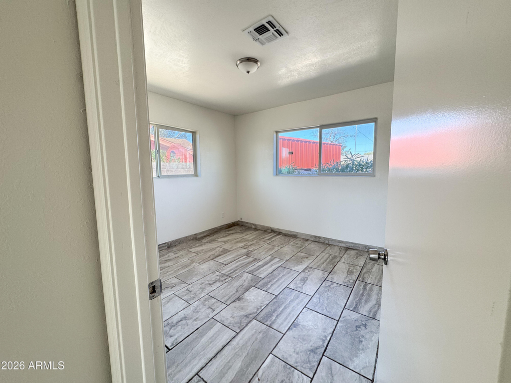 2739 W Rancho Drive - Photo 16