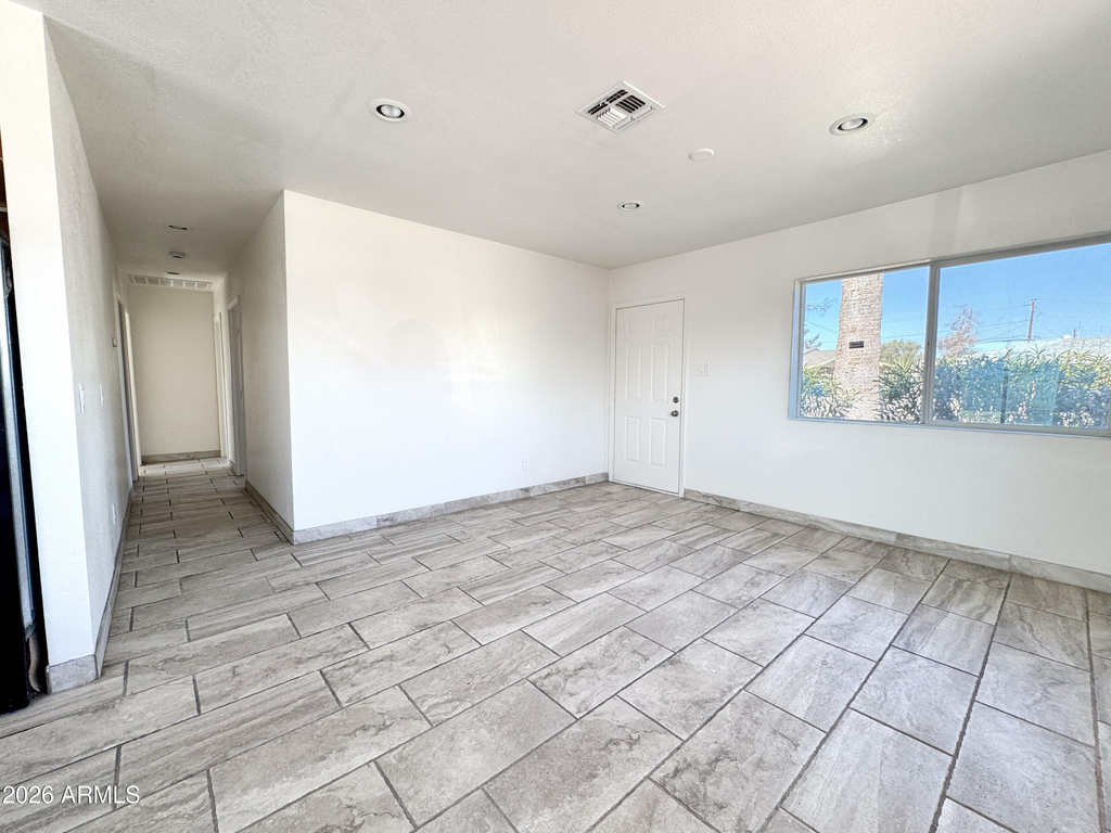2739 W Rancho Drive - Photo 10