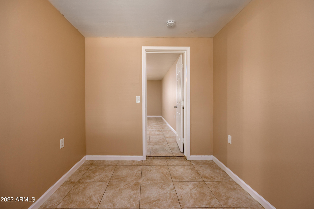 2501 W Belmont Avenue - Photo 14