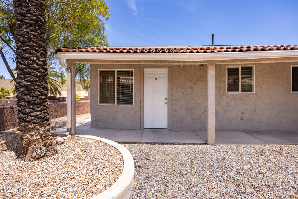 2501 W Belmont Avenue - Photo 3