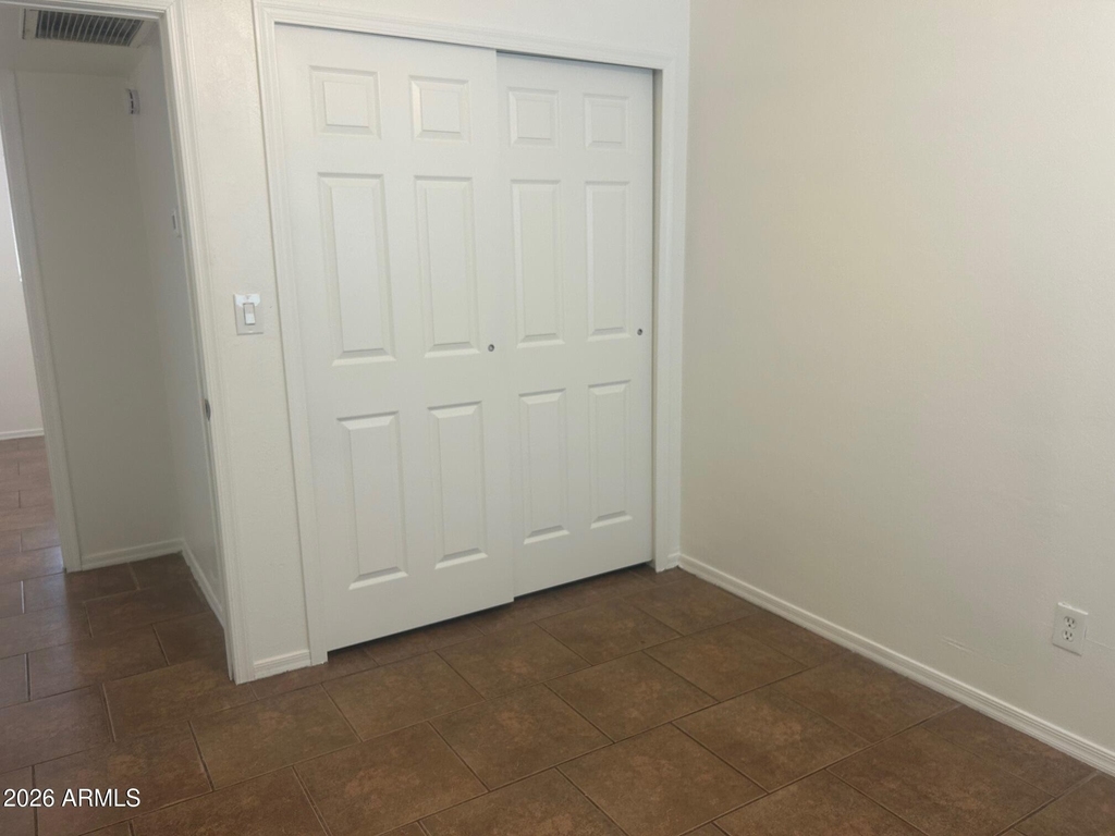 2128 W Devonshire Avenue - Photo 11