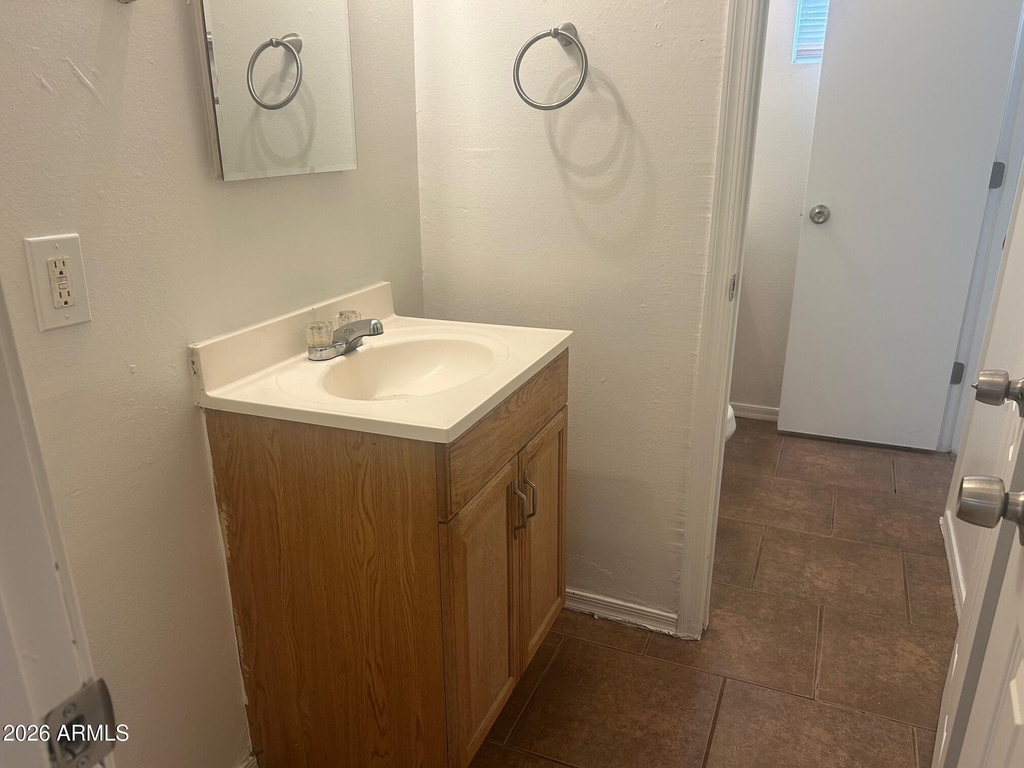 2128 W Devonshire Avenue - Photo 12
