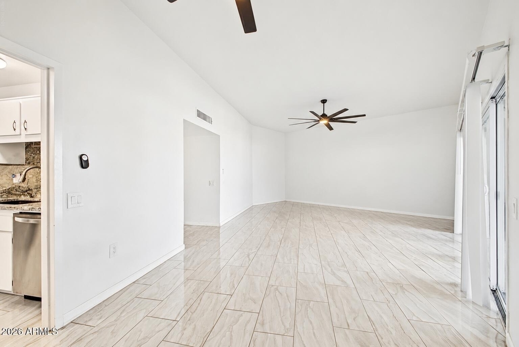 16871 N 103rd Avenue - Photo 2