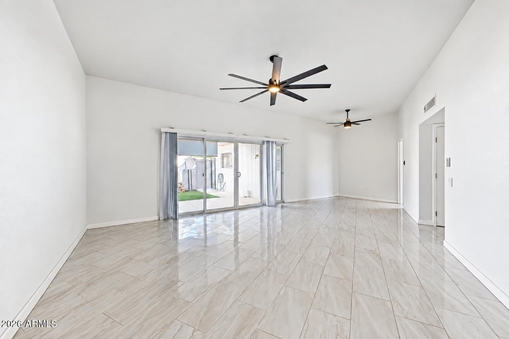 16871 N 103rd Avenue - Photo 1